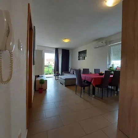 Luciano Apartment *